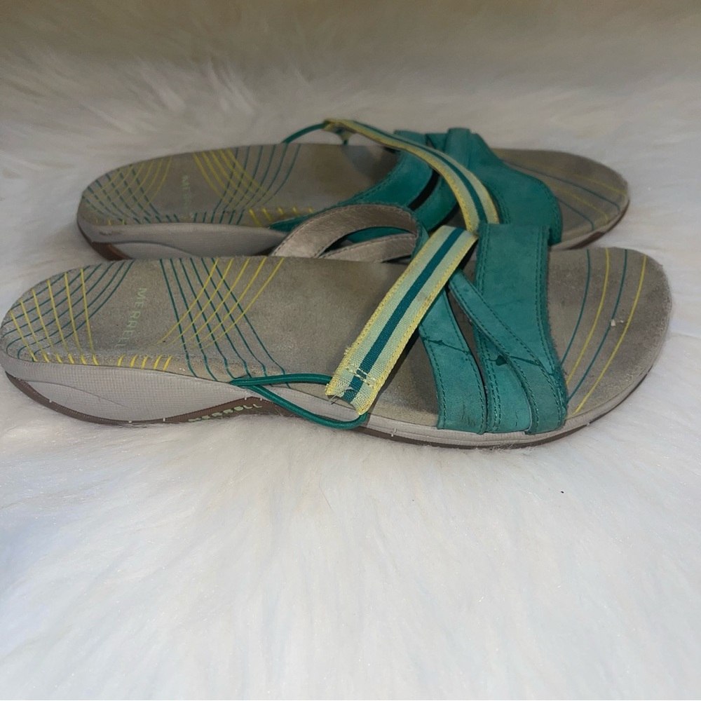 Green Merrell Sandals - Picture 3 of 4